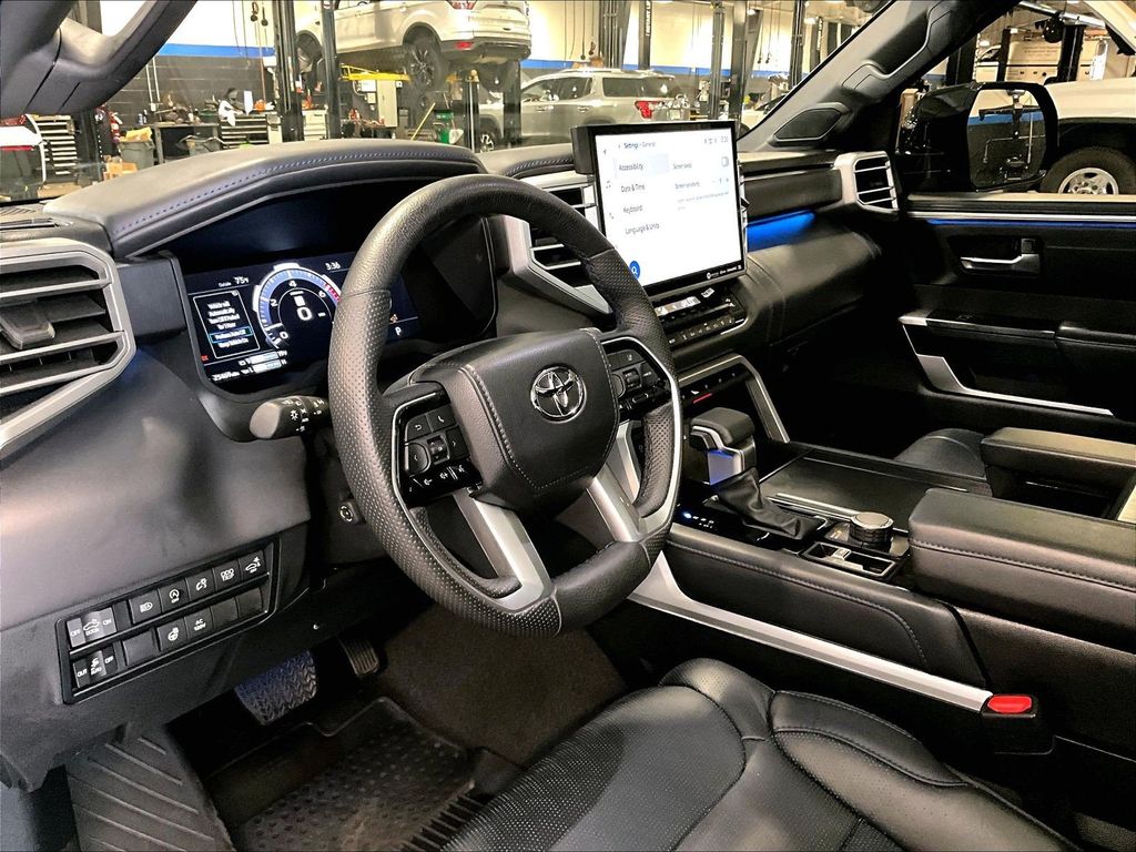 2024 Toyota Tundra — photo 8