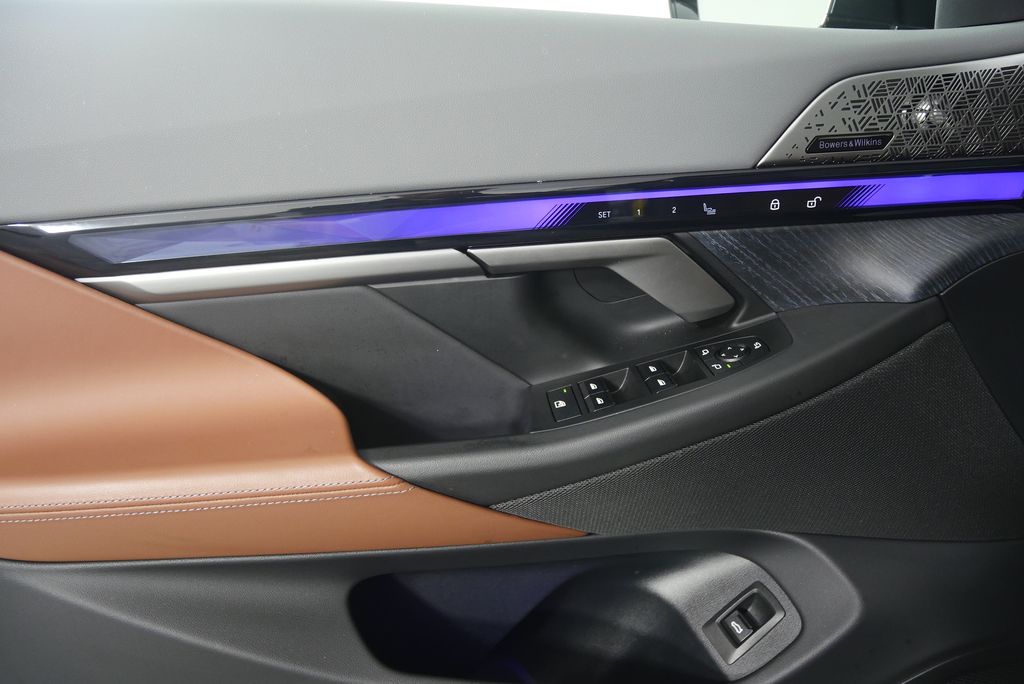 2025 BMW i5 xDrive40 9