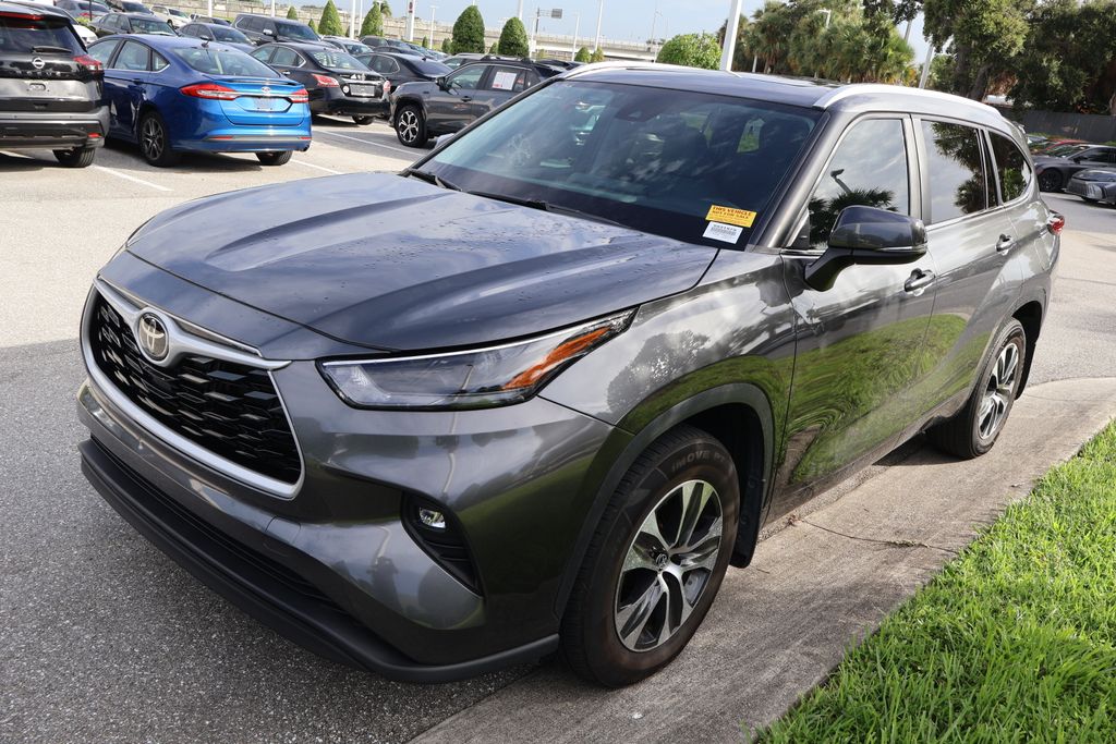 Thumbnail: 2023 Toyota Highlander - 2