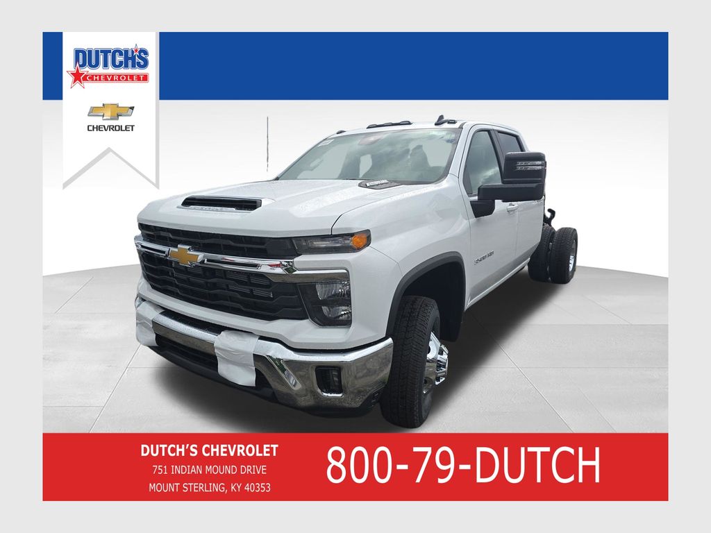 Summit White 2026 Chevrolet Silverado 3500HD Pickup Truck Four-Wheel Drive Automatic