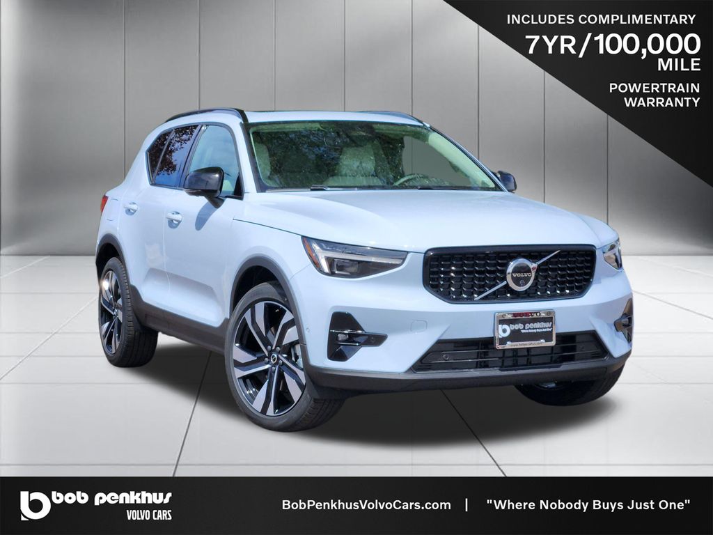 2026 Volvo XC40 B5 Ultra