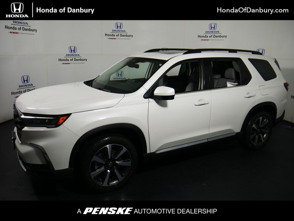 2025 Honda Pilot Touring -
                Danbury, CT