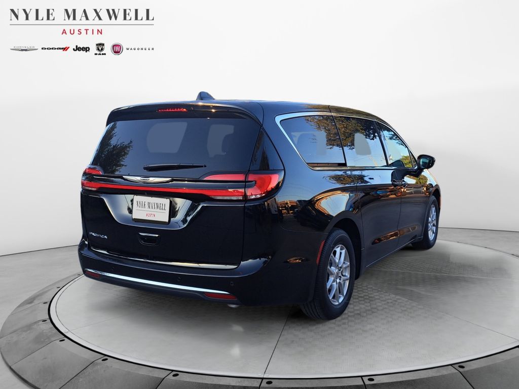 New Car 2025 Chrysler Pacifica  For Sale Under $40,000 In Austin, Texas