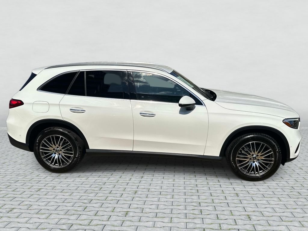 Thumbnail: 2025 Mercedes-Benz GLC - 4
