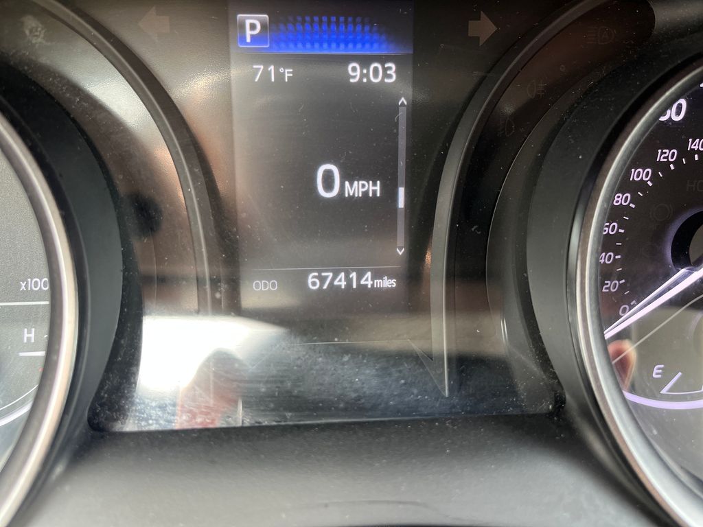 2022 Toyota Camry SE photo