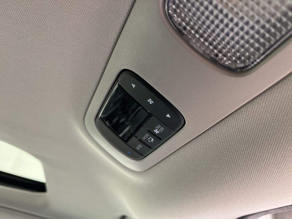 2025 Honda Odyssey Touring 19