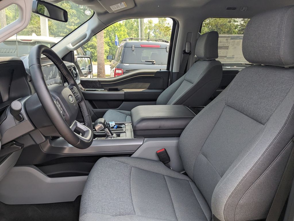 2025 Ford F-150 Lightning XLT