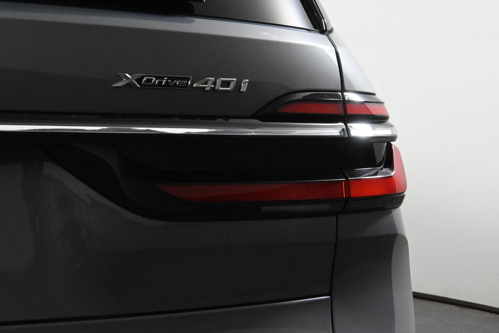 Thumbnail: 2024 BMW X7 - 13