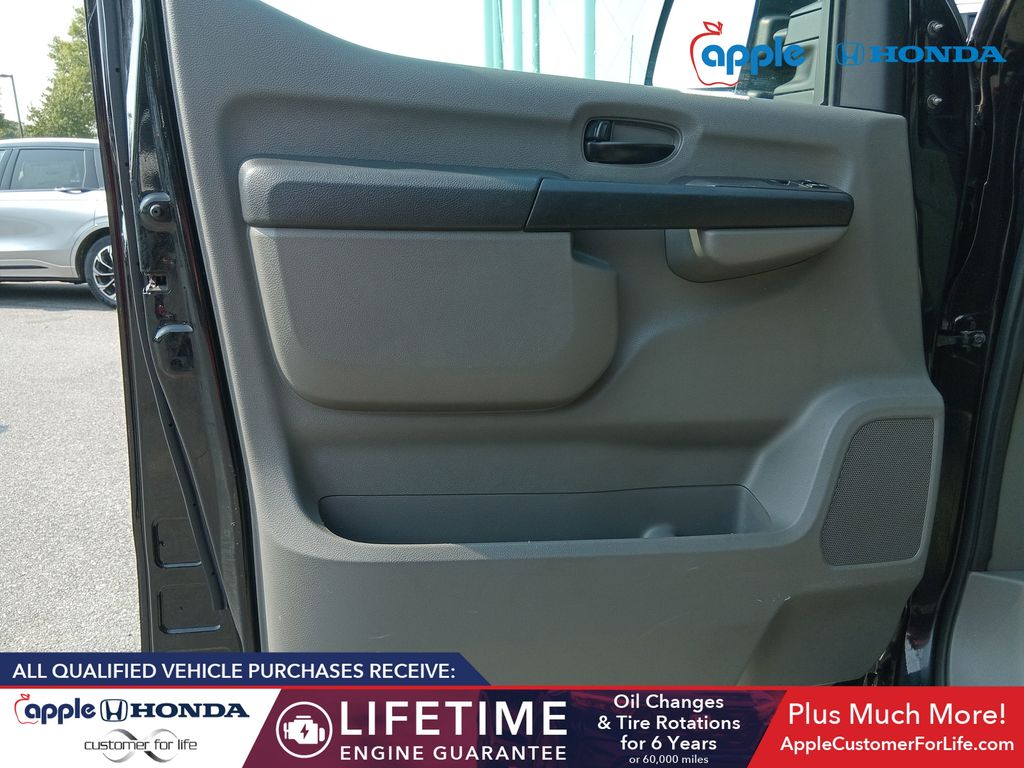 2018 Nissan NV Passenger NV3500 HD SL V8