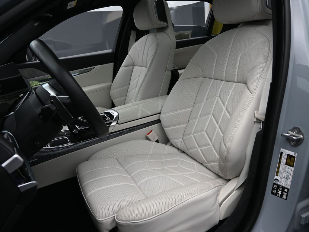 2024 BMW 760i xDrive