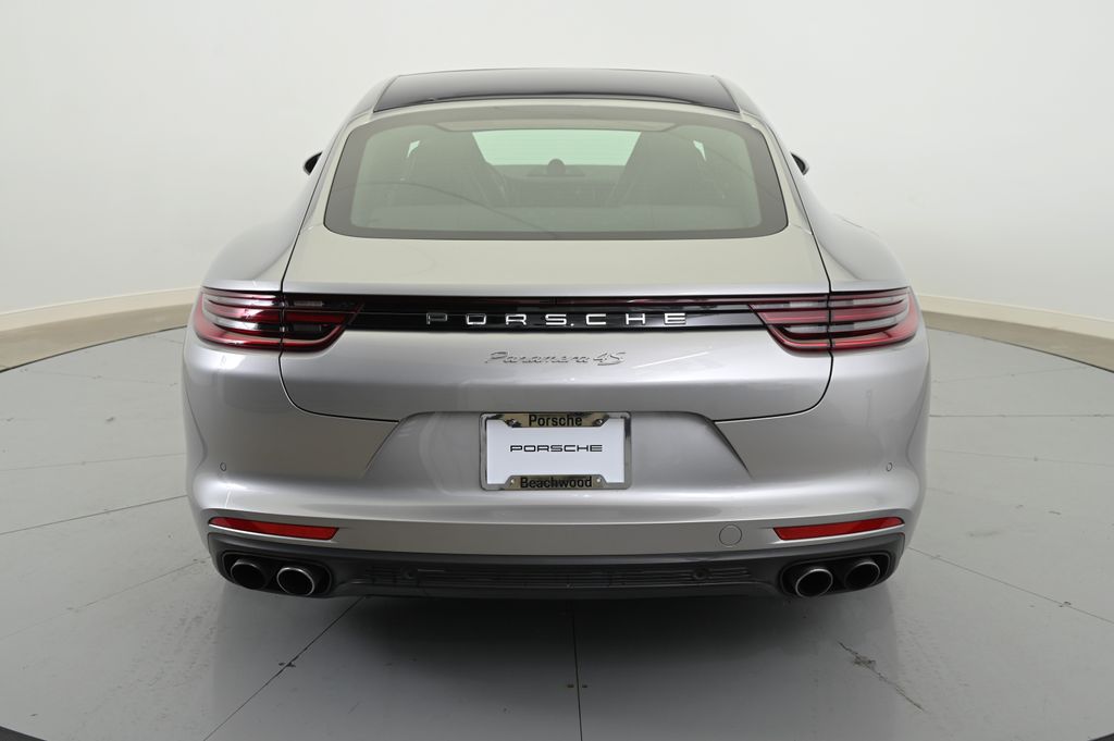 2019 Porsche Panamera 4S 3