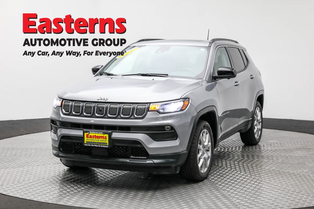 2022 Jeep Compass Latitude Lux's photo