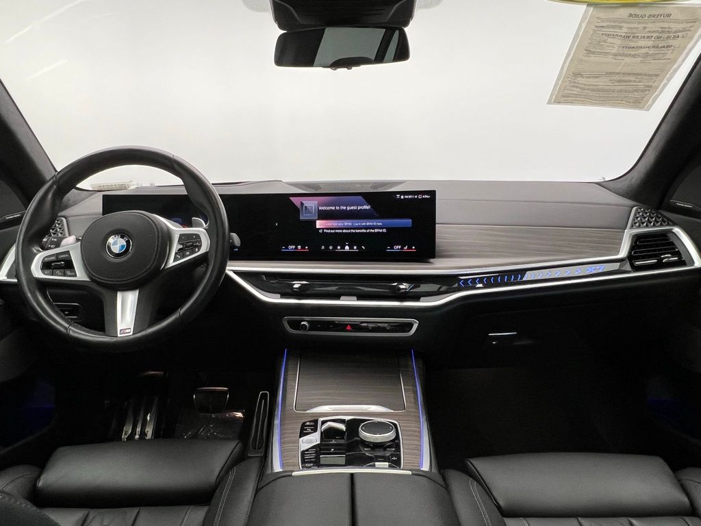 Thumbnail: 2024 BMW X7 - 11