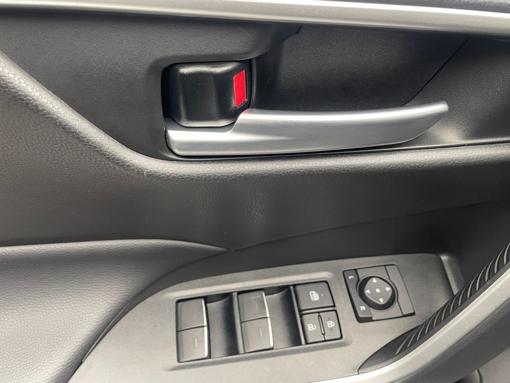 Thumbnail: 2025 Toyota RAV4 - 10