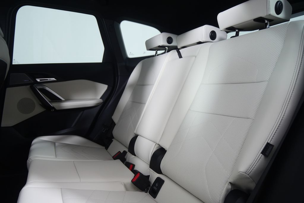 Thumbnail: 2026 BMW X1 - 15