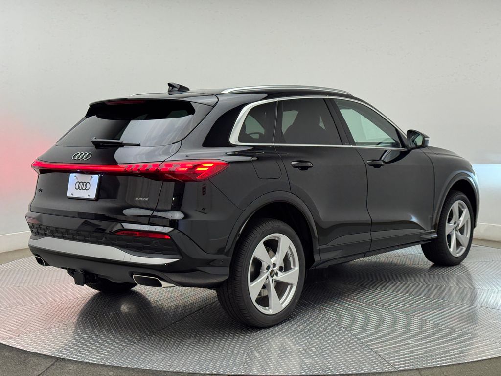 Thumbnail: 2025 Audi Q5 - 11