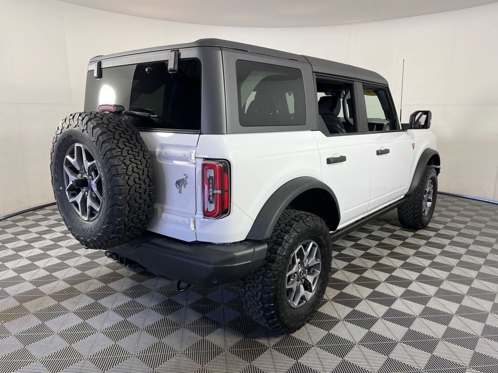 Thumbnail: 2022 Ford Bronco - 5