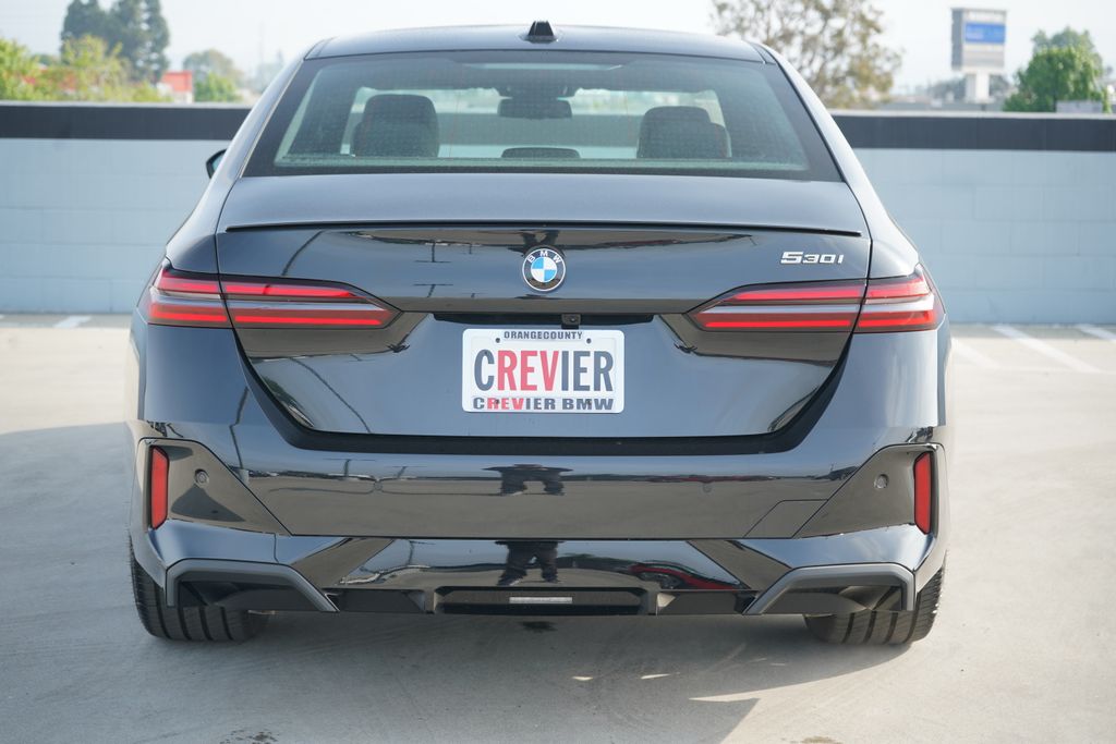 Thumbnail: 2026 BMW 5 Series - 6