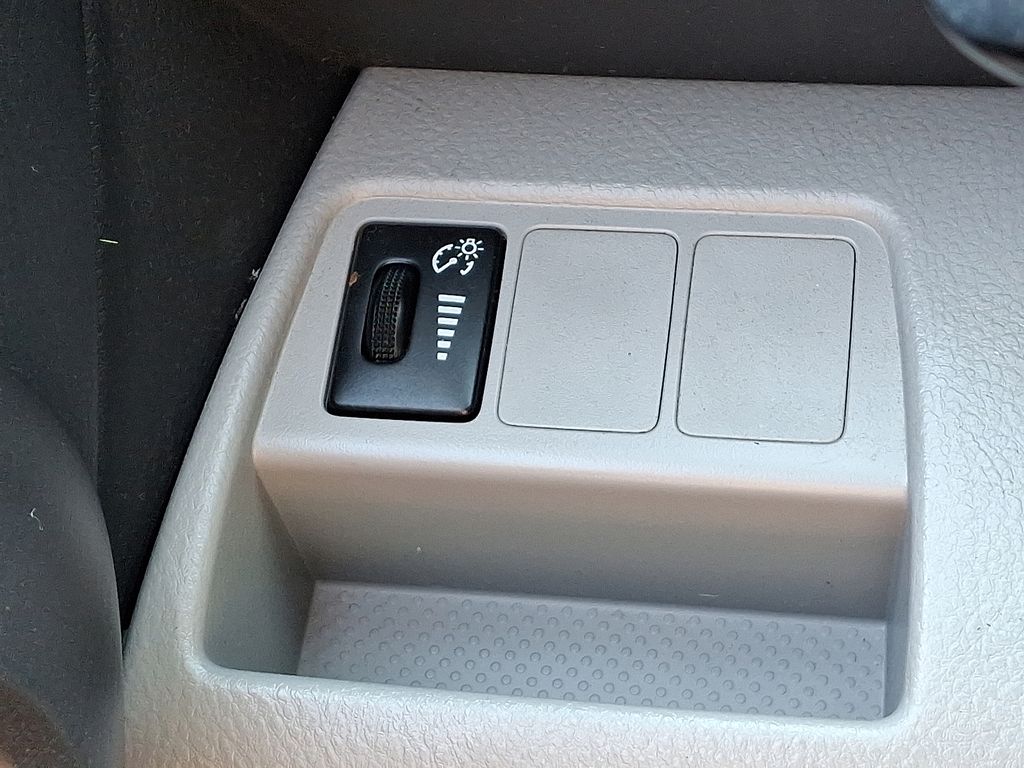 Thumbnail: 2012 Toyota RAV4 - 21