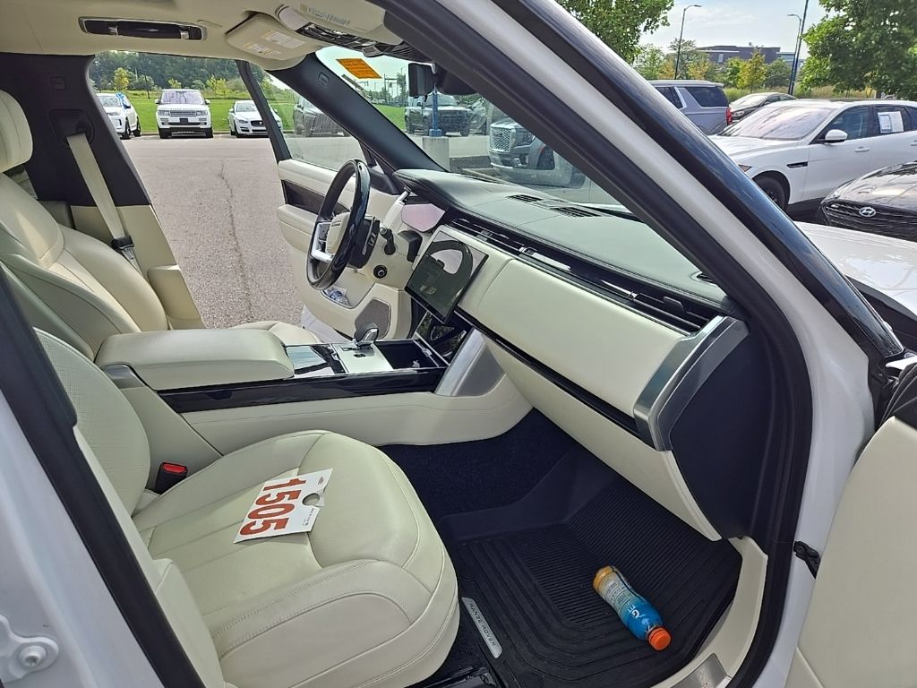 Certified Used 2024 White Land Rover Autobiography image 21