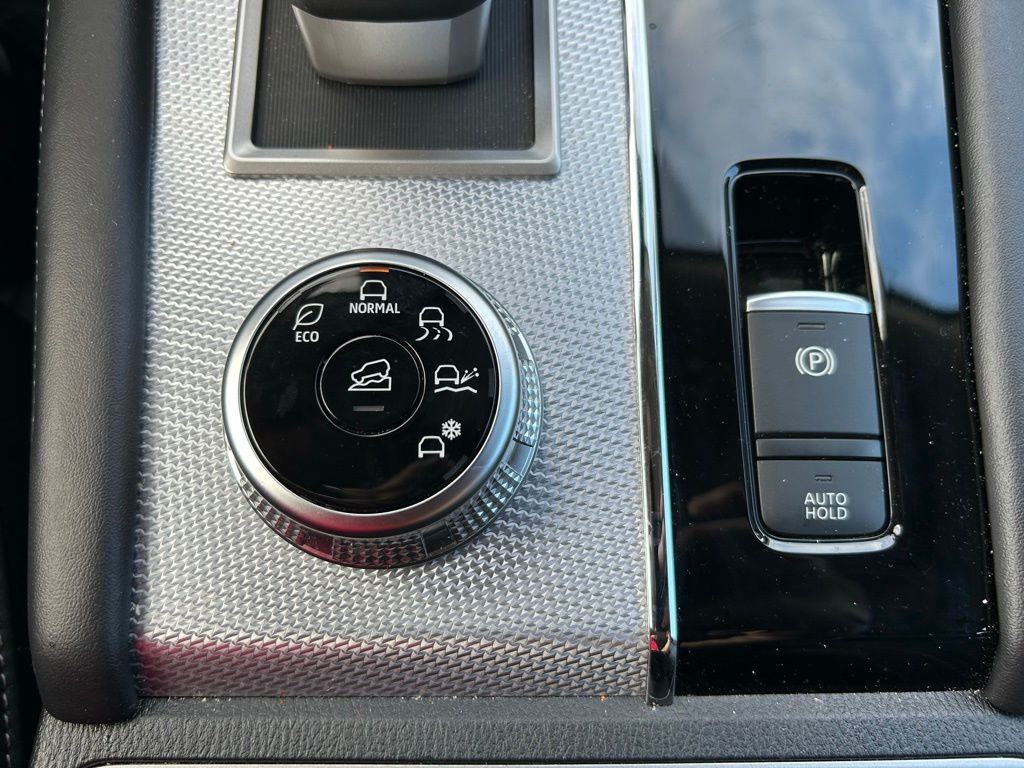 Thumbnail: 2024 Mitsubishi Outlander - 27