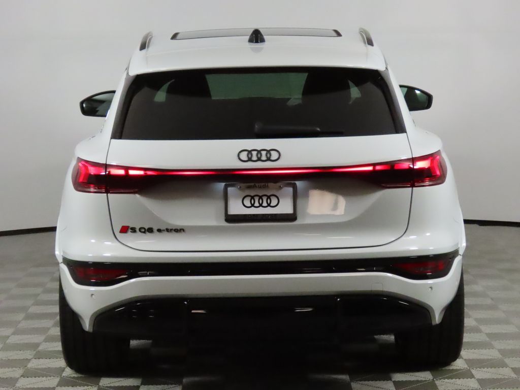 Thumbnail: 2027 Audi SQ6 e-tron - 4