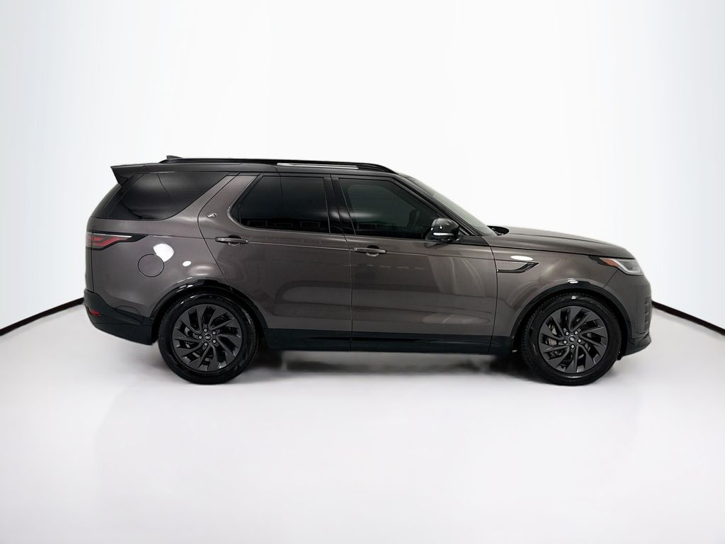 Thumbnail: 2024 Land Rover Discovery - 4