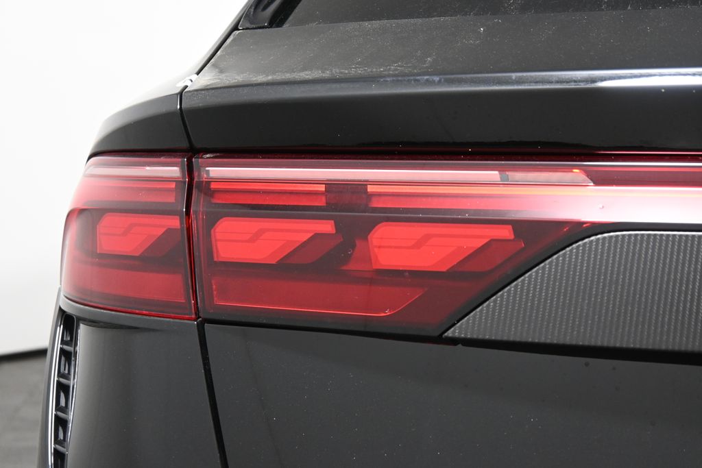 2025 Audi RS Q8 4.0T 12