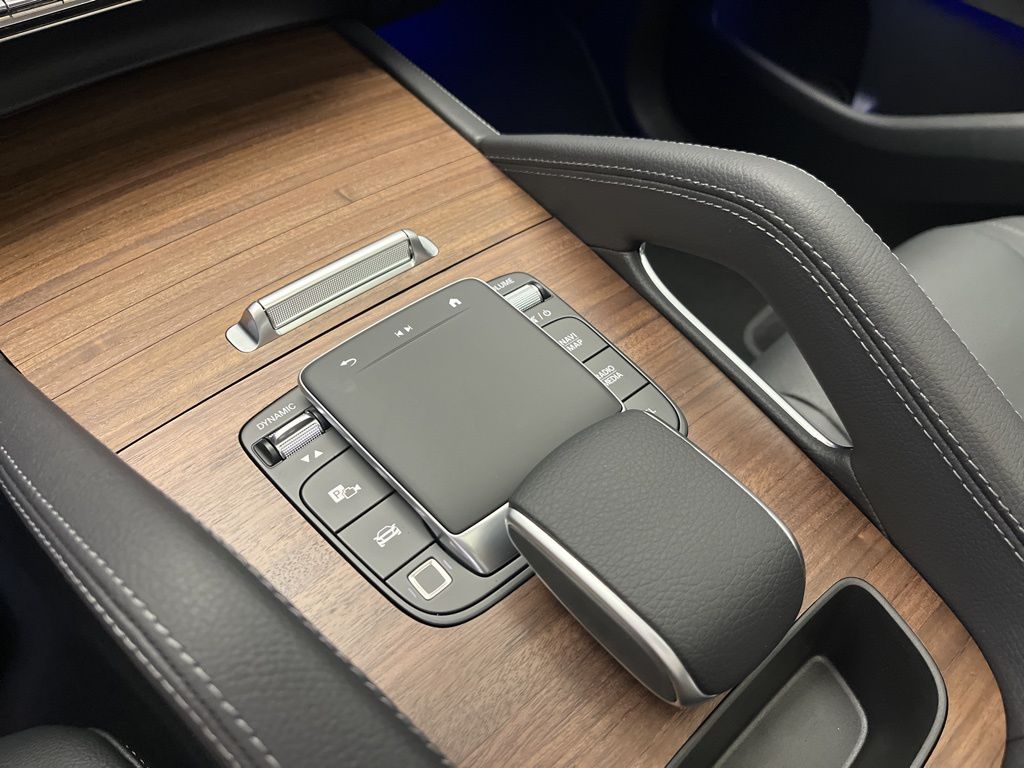 Thumbnail: 2026 Mercedes-Benz GLE - 21