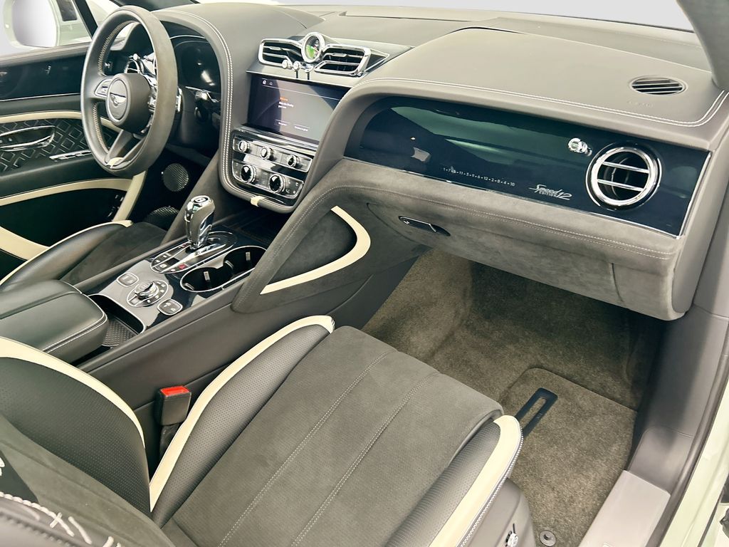 Thumbnail: 2023 Bentley Bentayga - 16
