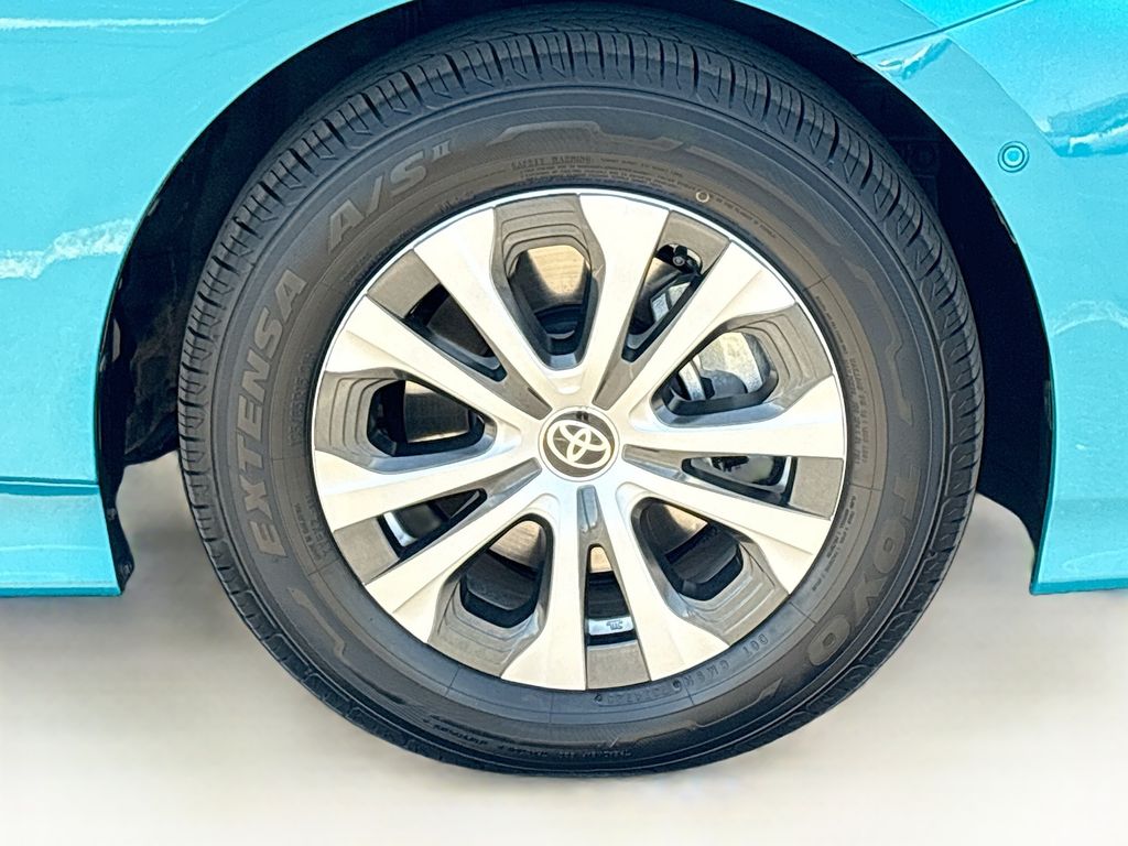 Thumbnail: 2021 Toyota Prius Prime - 31
