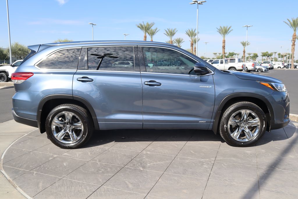Thumbnail: 2019 Toyota Highlander - 4