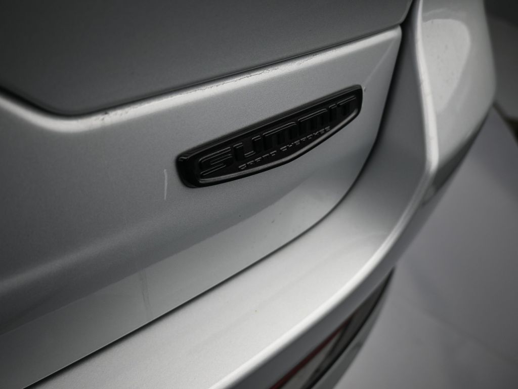 New 2025 Silver Zynith Jeep Summit image 34