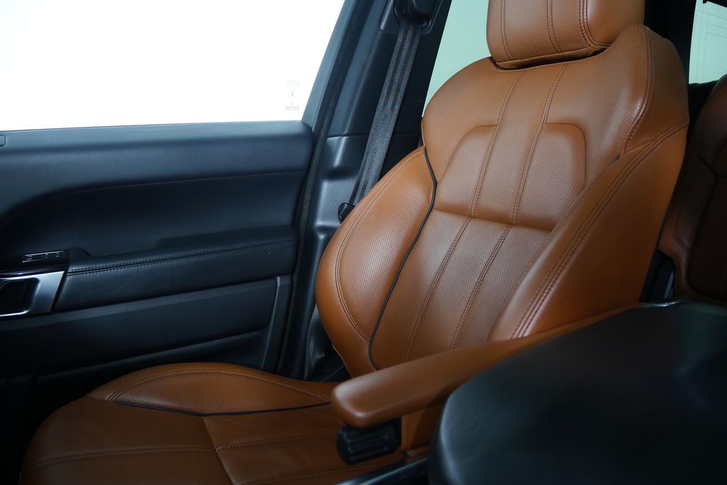 Thumbnail: 2016 Land Rover Range Rover Sport - 28