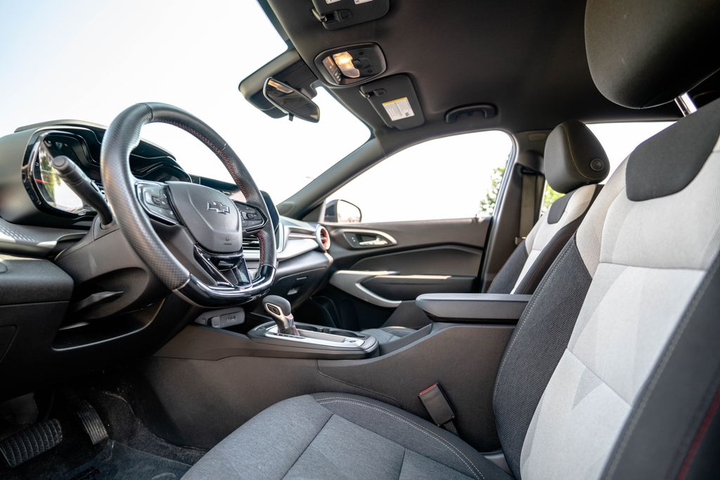 Used 2024 Chevrolet Trax SUV