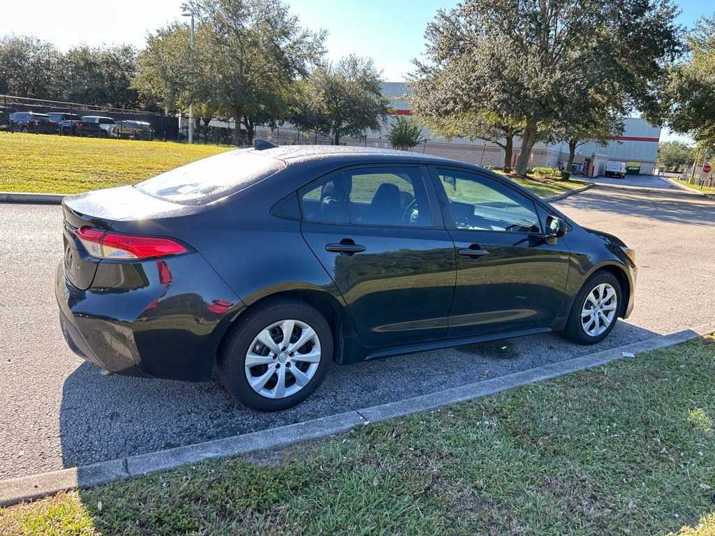 Thumbnail: 2022 Toyota Corolla - 5
