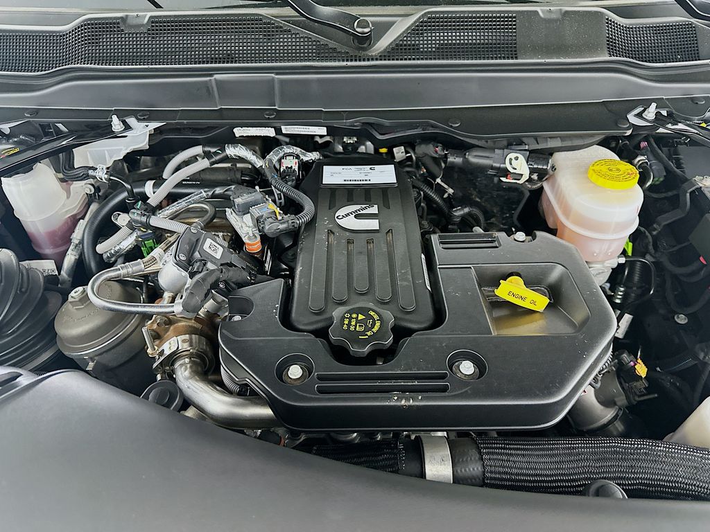 Used 2025 White Ram Laramie image 33