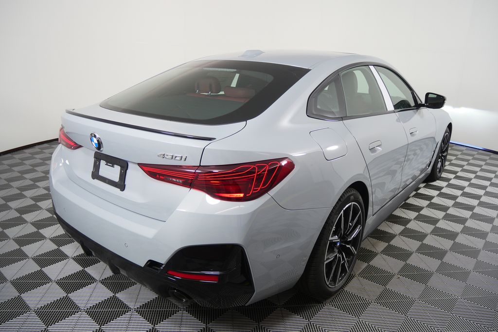 Thumbnail: 2026 BMW 4 Series - 4