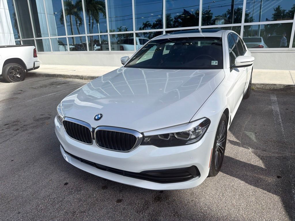 Used 2019 White Metallic BMW 540i xDrive image 2
