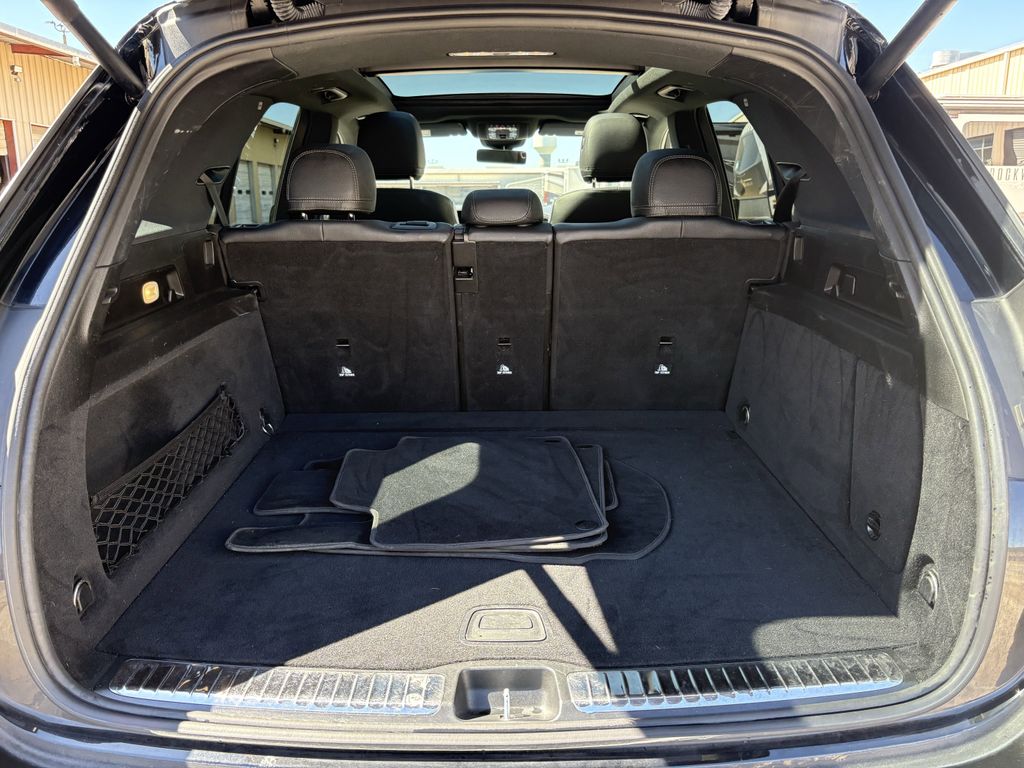 Used 2022 Obsidian Black Metallic Mercedes-Benz GLE 350 image 27