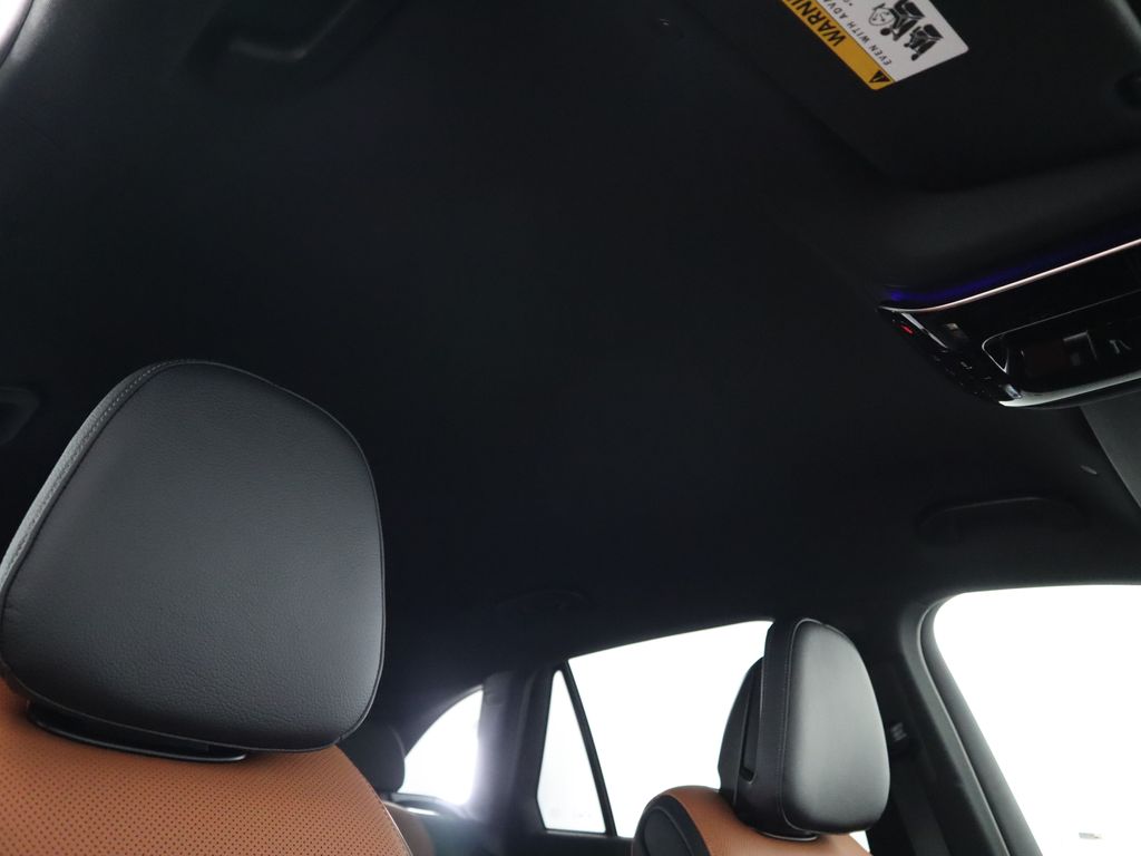 Thumbnail: 2025 Mercedes-Benz GLC - 19