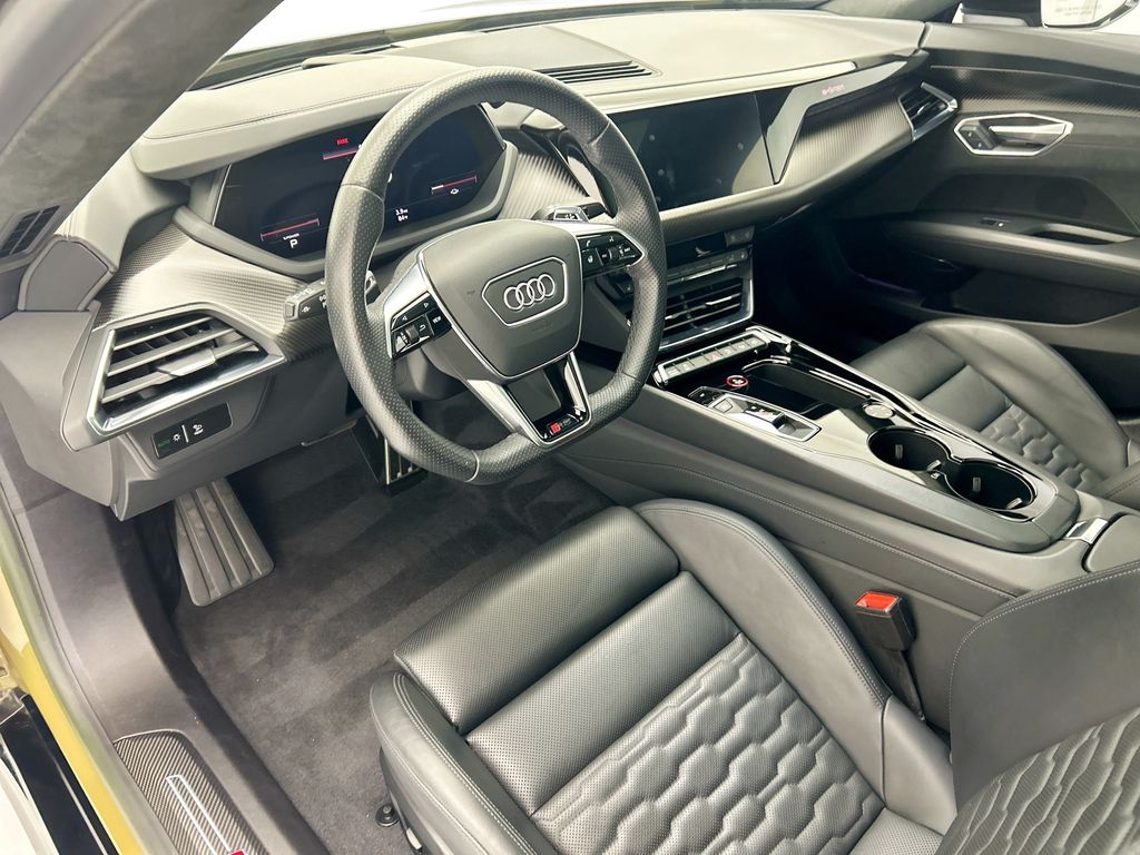 Thumbnail: 2022 Audi RS e-tron GT - 9