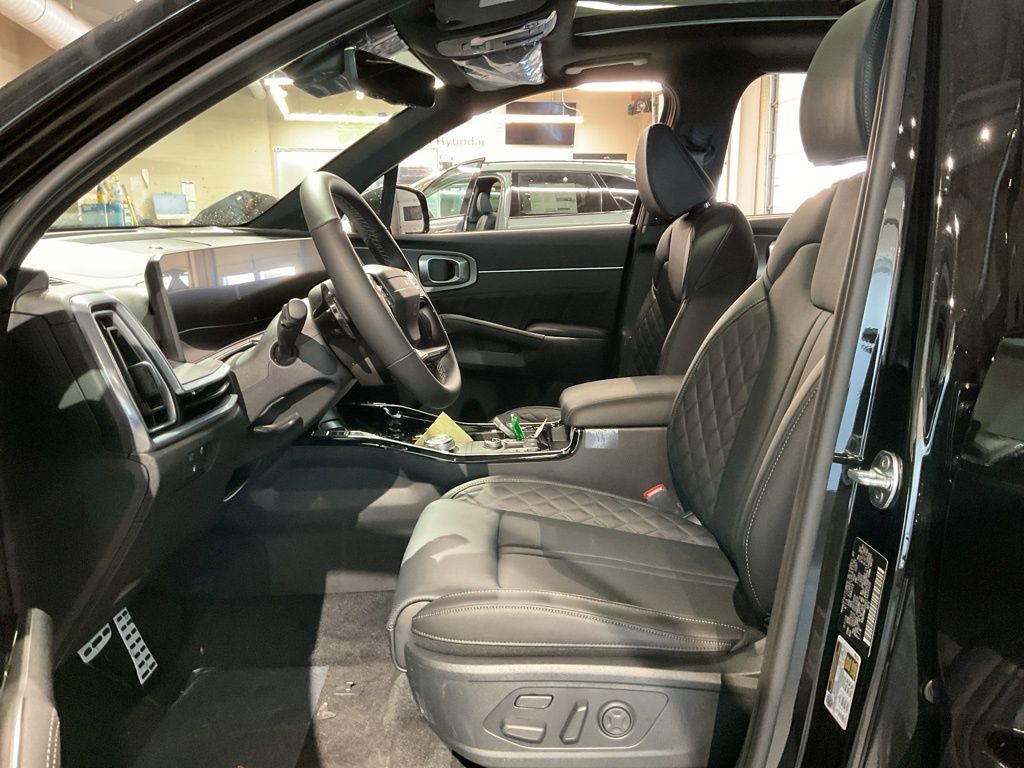 New 2026 Black Kia SX Prestige image 9