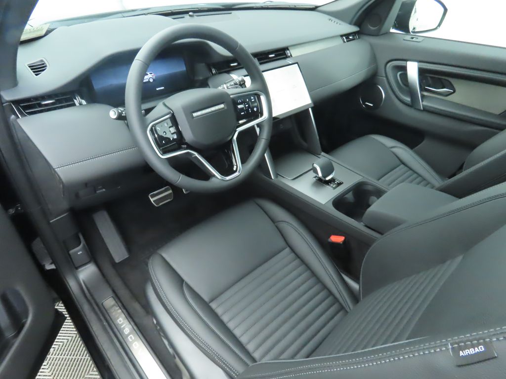 Thumbnail: 2024 Land Rover Discovery Sport - 10