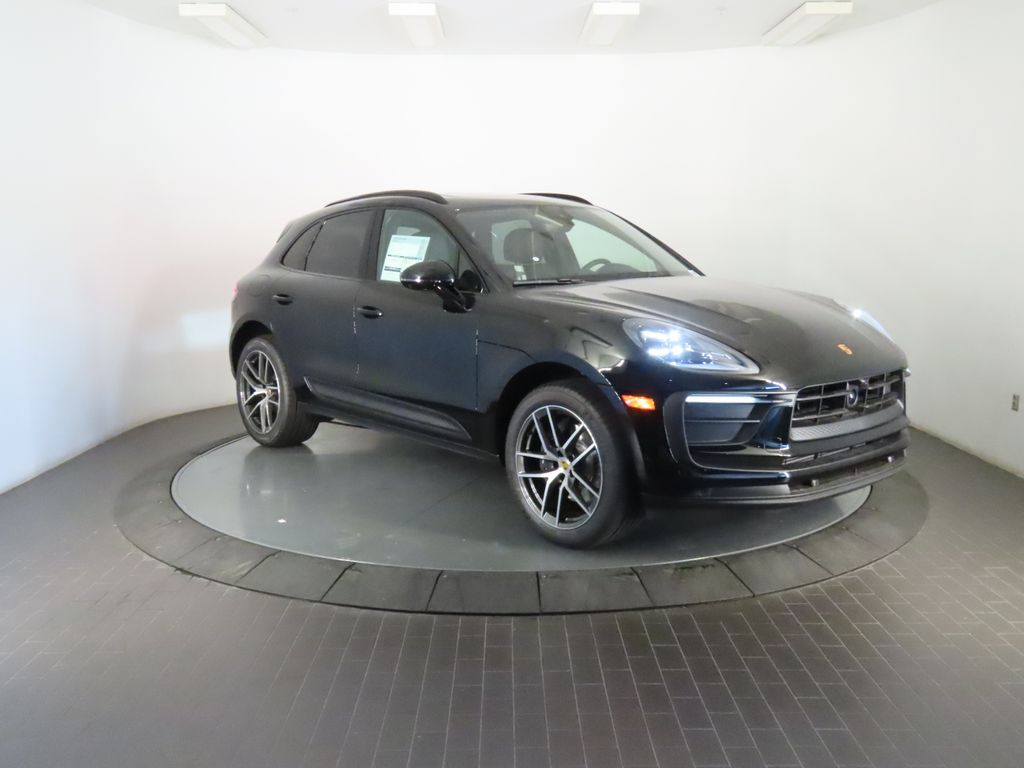 Thumbnail: 2026 Porsche Macan - 9