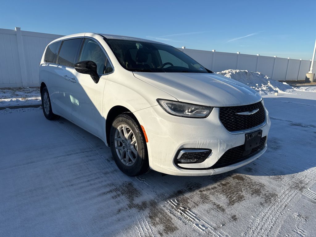 2024 Chrysler Pacifica Touring L FWD