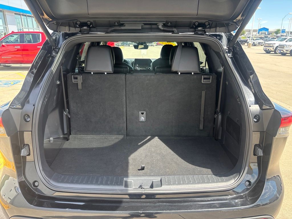 Used 2025 Toyota Highlander SUV