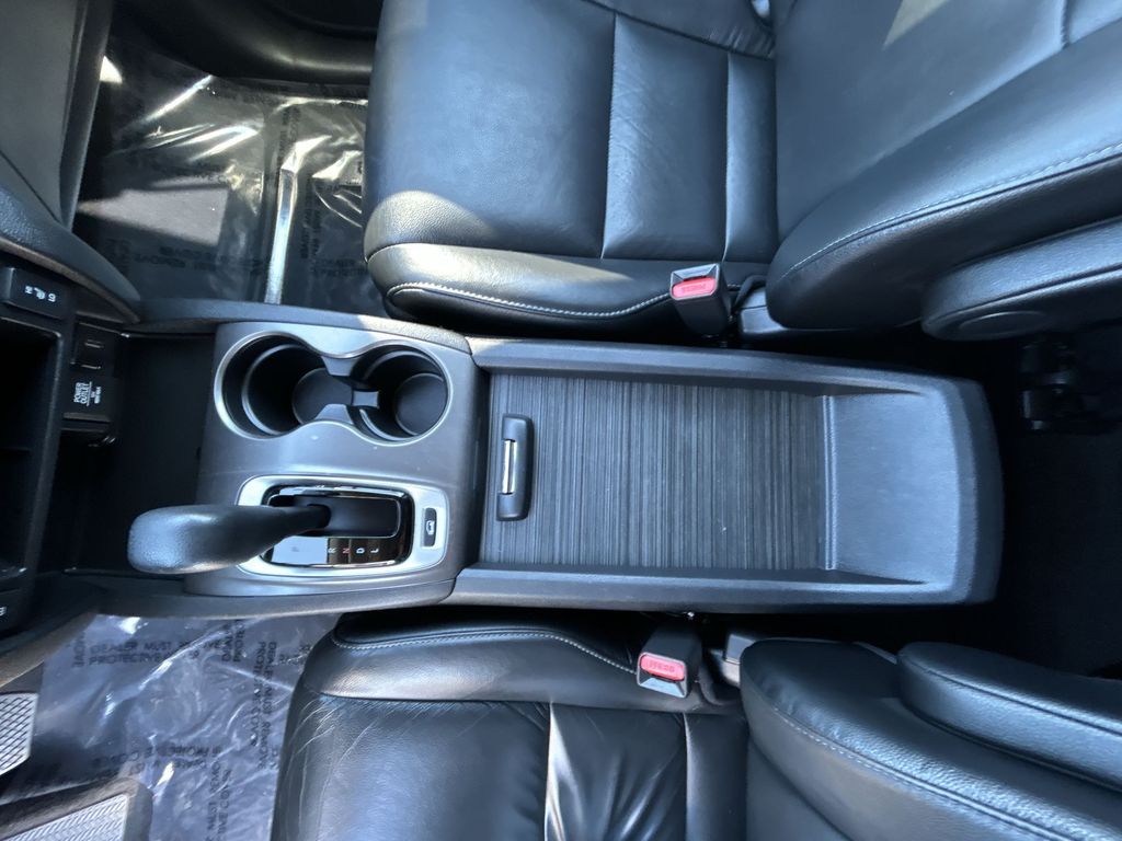 Thumbnail: 2017 Honda Pilot - 21