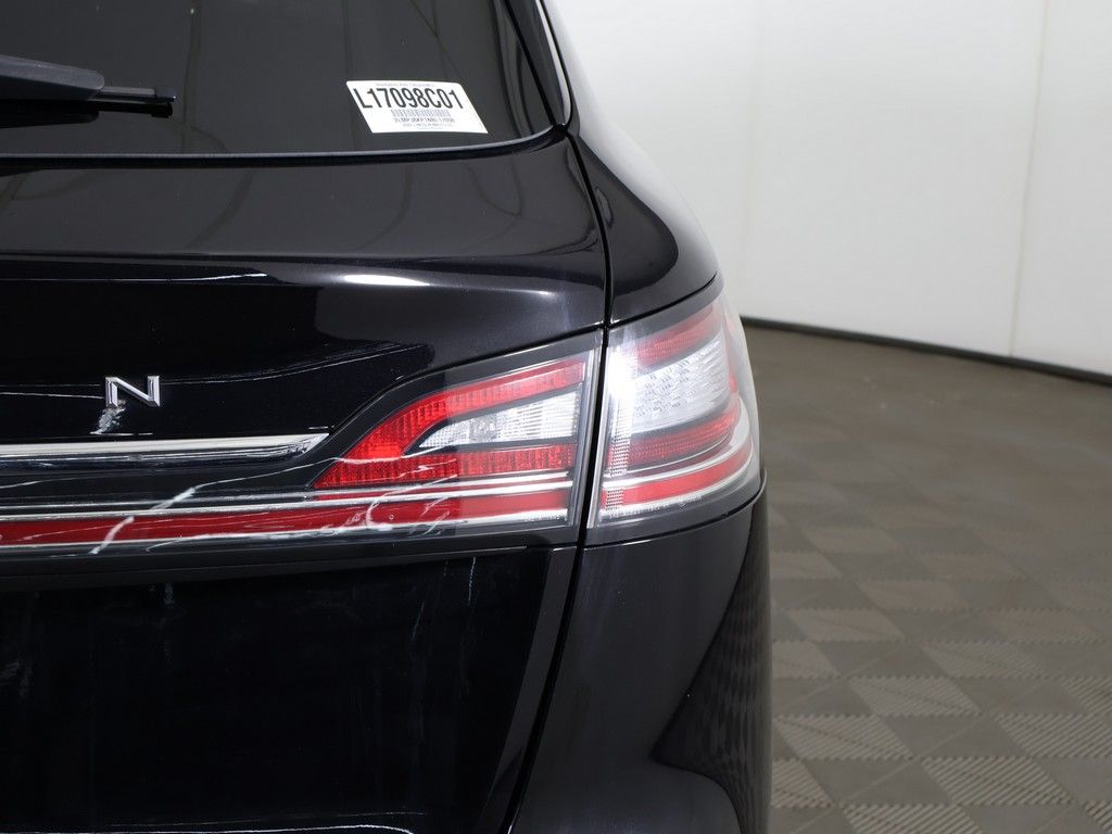 Used 2022 Black Lincoln Reserve image 19
