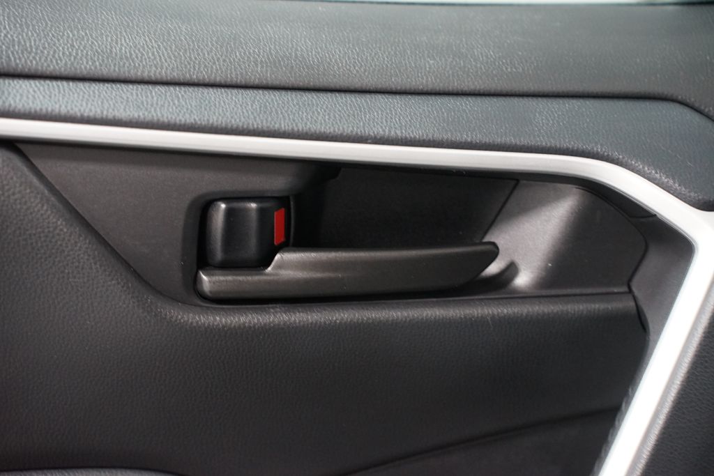 Thumbnail: 2024 Toyota RAV4 - 30